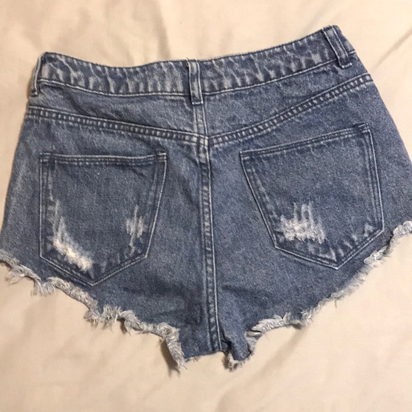 H&M Distressed Jean Shorts - Picture 2 of 3